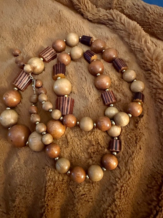 Bakelite & Wood Bead Necklace - image 7