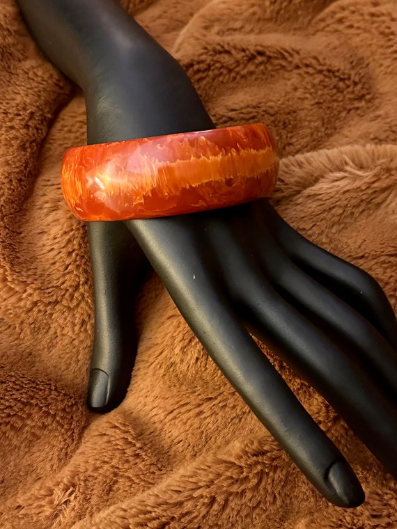 Rust Orange Bakelite Bangle: Geometric Design, Ra… - image 5