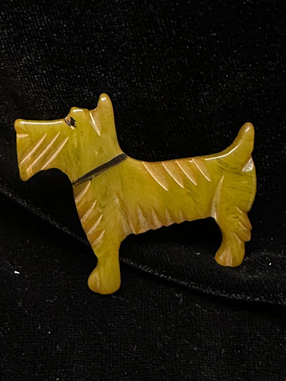 Scottie Bakelite Brooch - image 8