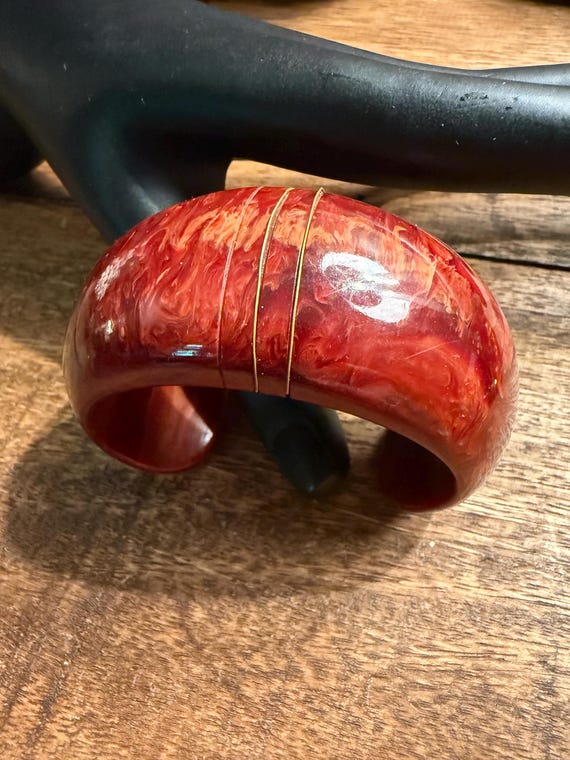 Bakelite Cuff Bracelet - image 10