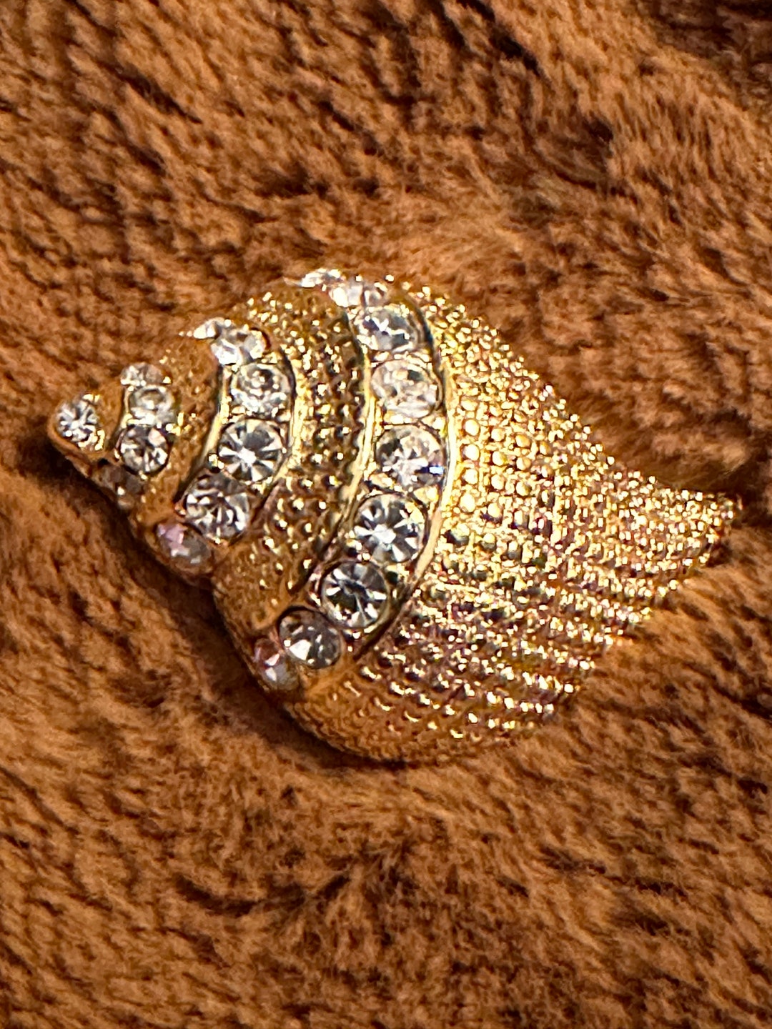 Kenneth J Lane Gold-tone Rhinestone Conch Shell Brooch - Etsy