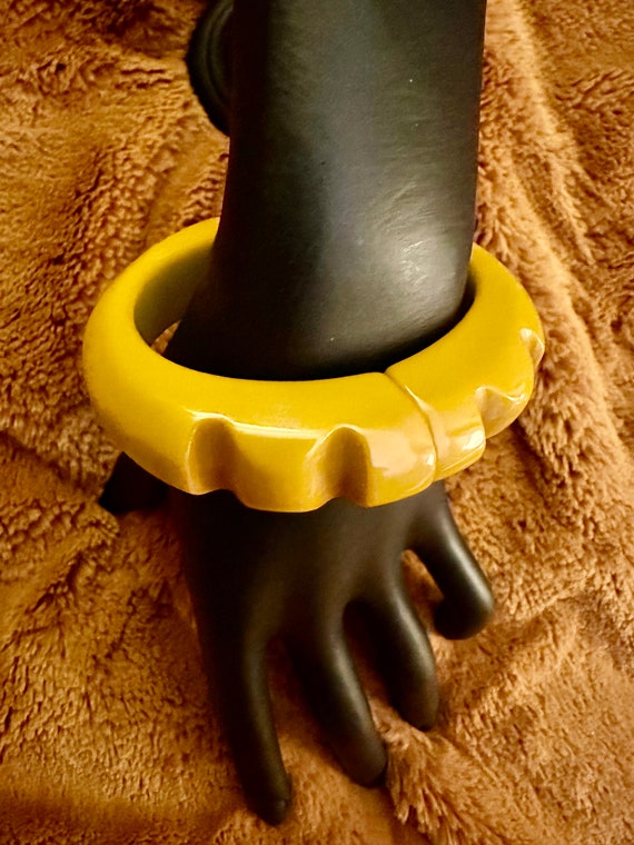 Bakelite Clamper Bracelet - image 1