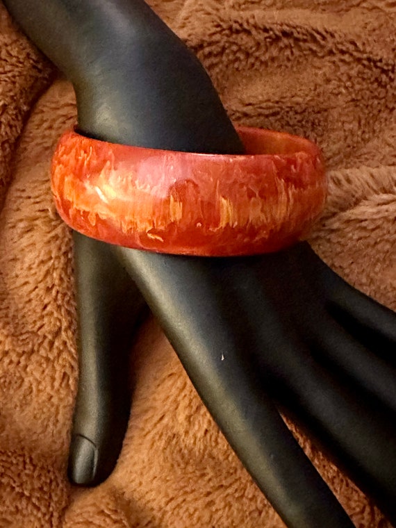 Rust Orange Bakelite Bangle: Geometric Design, Ra… - image 4