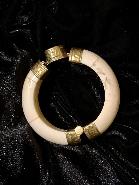 Vintage Bovine Bone Hinged Bracelet with Agate - image 1