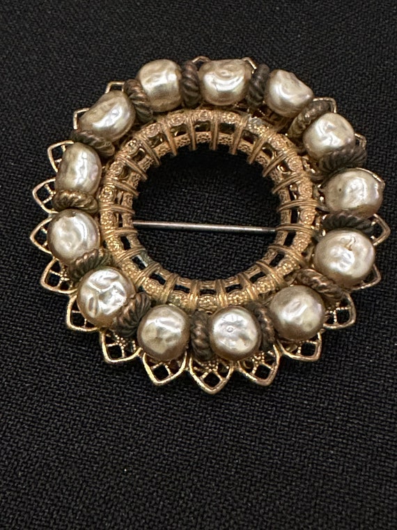 Miriam Haskell Pearl Brooch - image 10