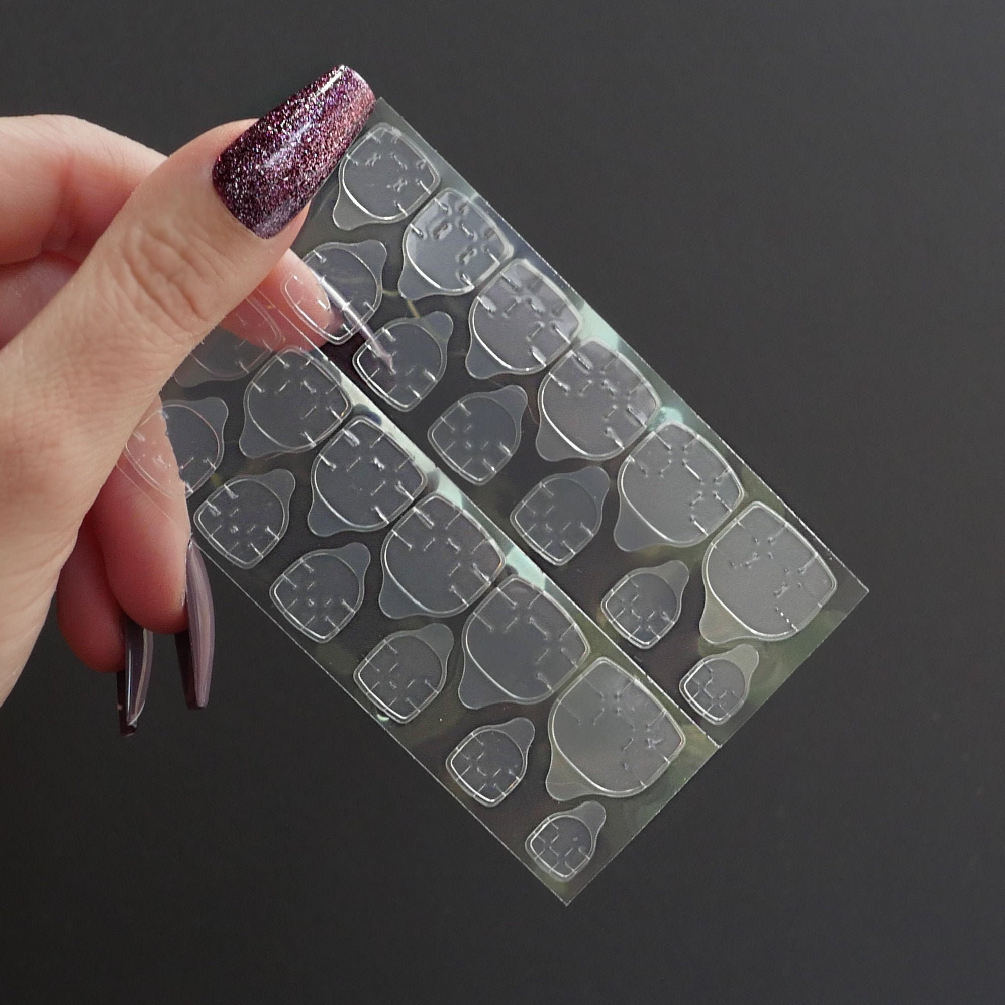 24 Adhesive Tabs for Press on Nails - Lilium Nails