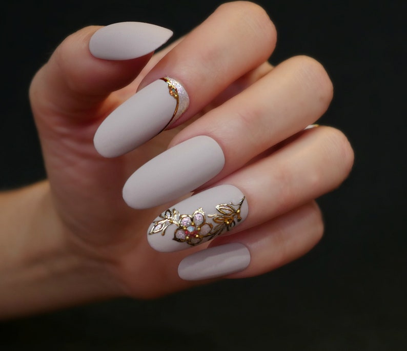 stick on nail art