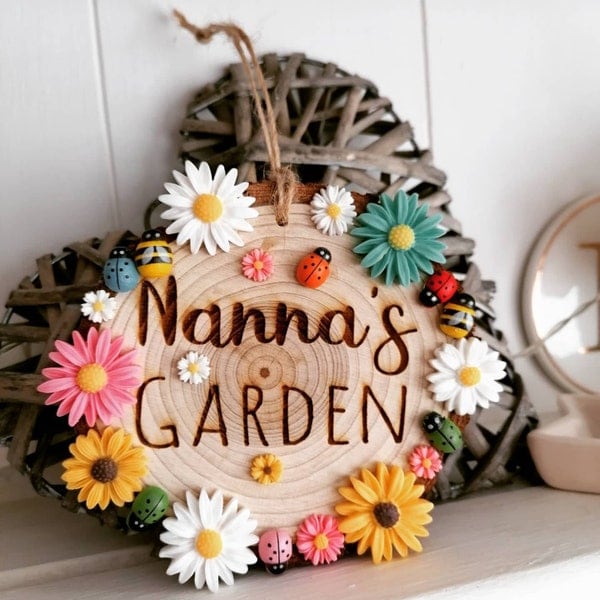 Personalised Garden Engraved Hanging Wooden Log Sign with Floral Ladybug and Bumblee Bee Decor 12-13cm