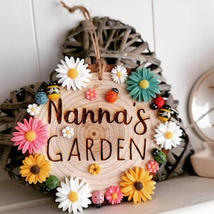Personalised Garden Engraved Hanging Wooden Log Sign with Floral Ladybug and Bumblee Bee Decor 12-13cm