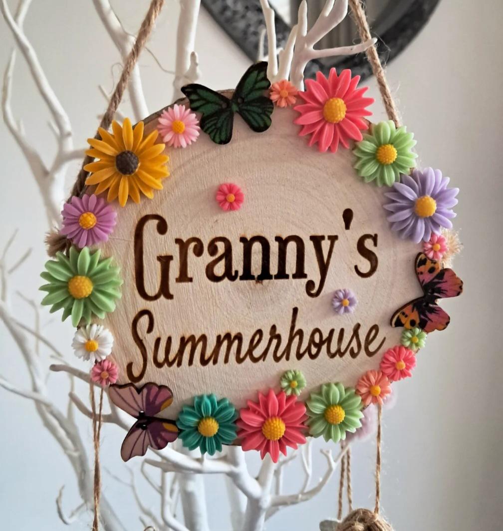 Personalised Garden Engraved Hanging Wooden Log Sign with Floral Ladybug and Bumblee Bee Decor 12-13cm