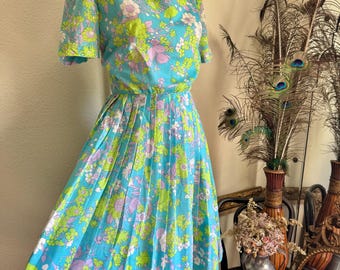 Vintage 1950s Cotton Floral Day Dress w/ Pleated Skirt | S