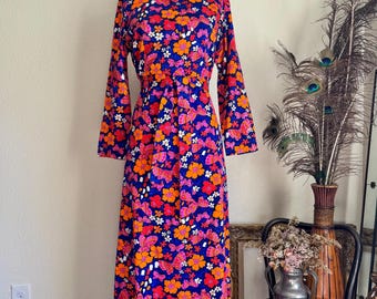Vintage 1970s Floral Butterfly Maxi / Kaftan Dress | S-M-L