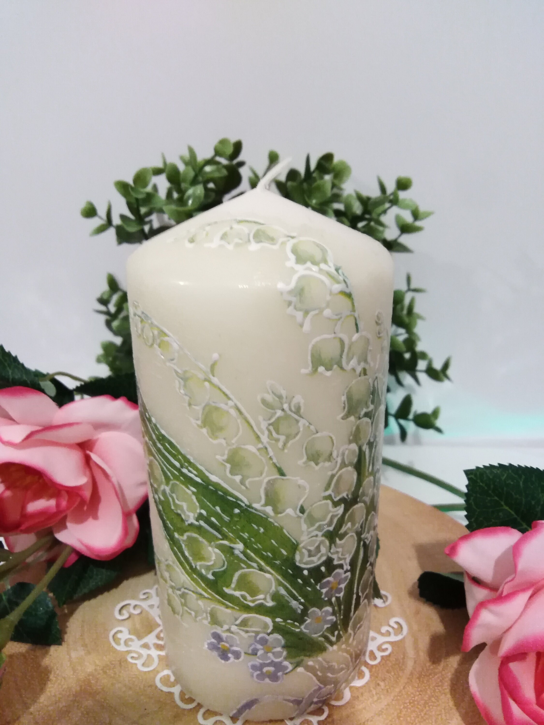 KATE PINK LILIES& ROSES HAND DECORATED PILLAR CANDLE 15x6cm KATE PINK LILIES& ROSES HAND DECORATED PILLAR CANDLE 15x6cm