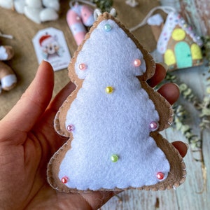 Tree Decoration, Gingerbread Man, Xmas Tree Decor, Gingerbread House, Felt Xmas Ornament, Secret Santa Gift, Cute Christmas Decor, Christmas Gift, Xmas Felt Decor, Xmas Ornament, Felt Craft Decor, Xmas Decor Gift, Unique Xmas Decor.