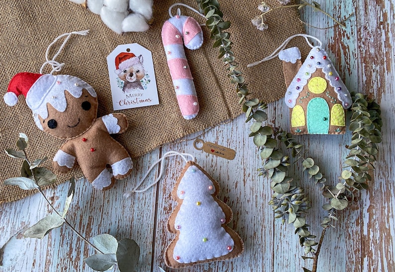 Tree Decoration, Gingerbread Man, Xmas Tree Decor, Gingerbread House, Felt Xmas Ornament, Secret Santa Gift, Cute Christmas Decor, Christmas Gift, Xmas Felt Decor, Xmas Ornament, Felt Craft Decor, Xmas Decor Gift, Unique Xmas Decor.