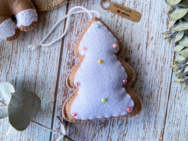 Tree Decoration, Gingerbread Man, Xmas Tree Decor, Gingerbread House, Felt Xmas Ornament, Secret Santa Gift, Cute Christmas Decor, Christmas Gift, Xmas Felt Decor, Xmas Ornament, Felt Craft Decor, Xmas Decor Gift, Unique Xmas Decor.