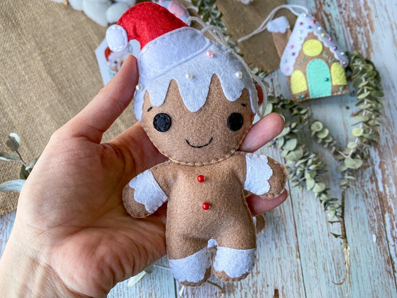 Tree Decoration, Gingerbread Man, Xmas Tree Decor, Gingerbread House, Felt Xmas Ornament, Secret Santa Gift, Cute Christmas Decor, Christmas Gift, Xmas Felt Decor, Xmas Ornament, Felt Craft Decor, Xmas Decor Gift, Unique Xmas Decor.