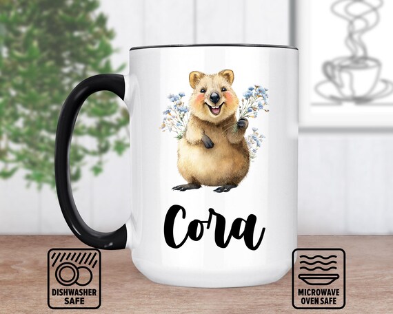 Lächelnde Quokka-Tasse mit Namen, personalisiertes lächelndes Quokka-Geschenk für Kaffeeliebhaber, individuell gestaltete lächelnde Quokka-Kaffeetasse mit Text, einzigartiges Geschenk