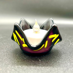 Fused glass Tea light votive in Amethyst with bright green accents