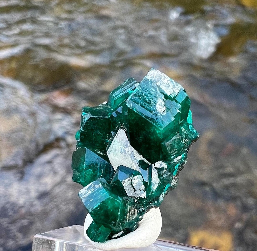 Natural Green Dioptase Crystal Point - Raw Mineral Specimen For Collection, Decoration, Healing (Approx. 6cm)