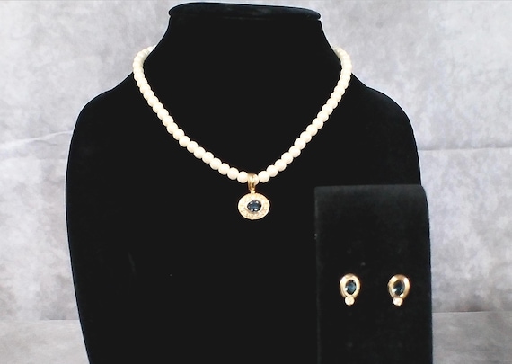 Vintage Avon Classic Inheritance Gift Set