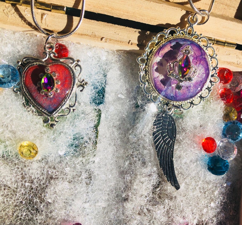 Silver Resin Pendants Jeweled-Honeycomb Painted
