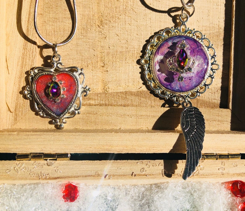 Silver Resin Pendants Jeweled-Honeycomb Painted