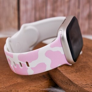 Pulseira de silicone com estampa de vaca rosa compatível com Apple Watch