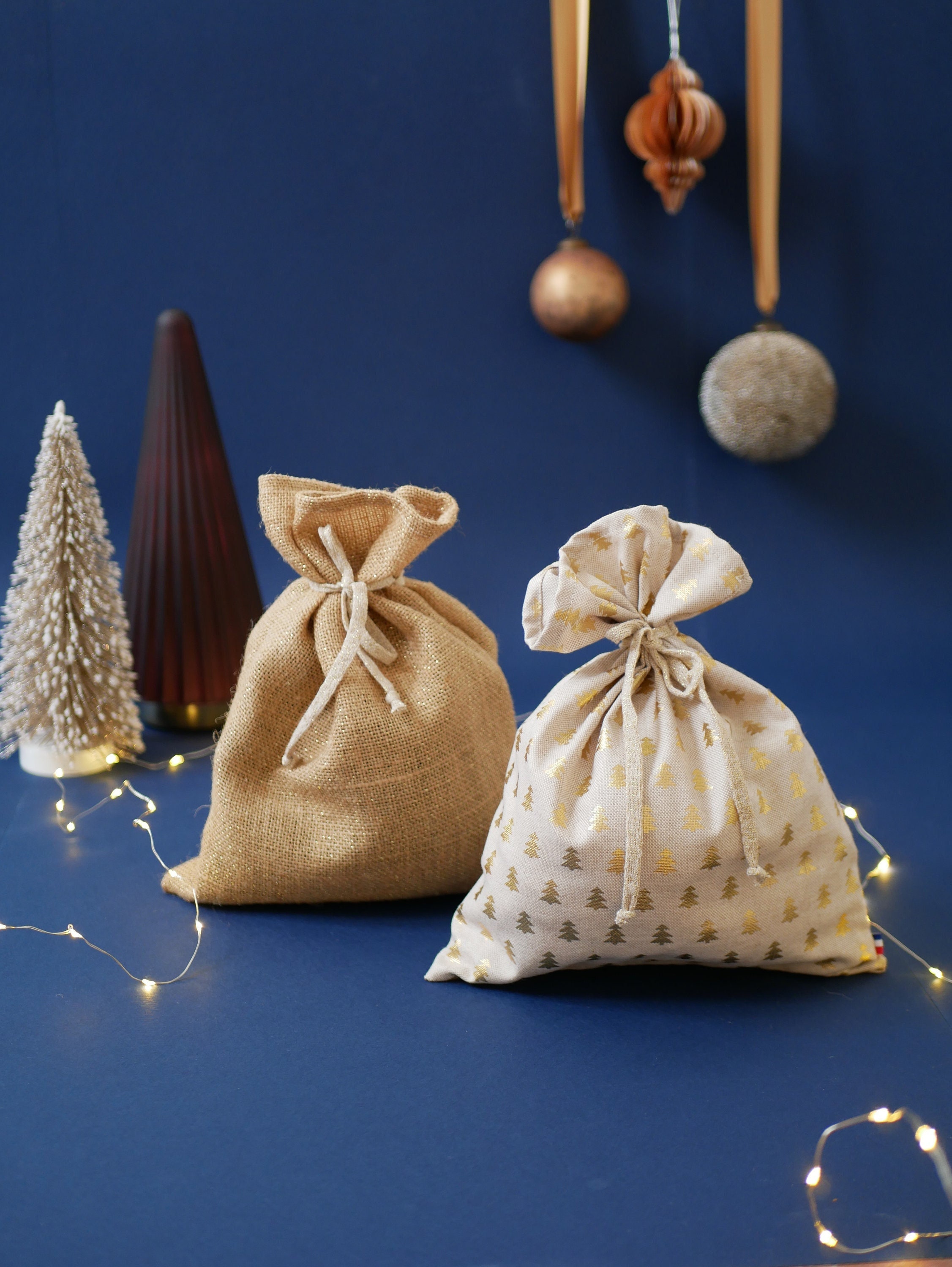 Lot de 2 Pochons Noël, Toile Jute et Sapin Doré