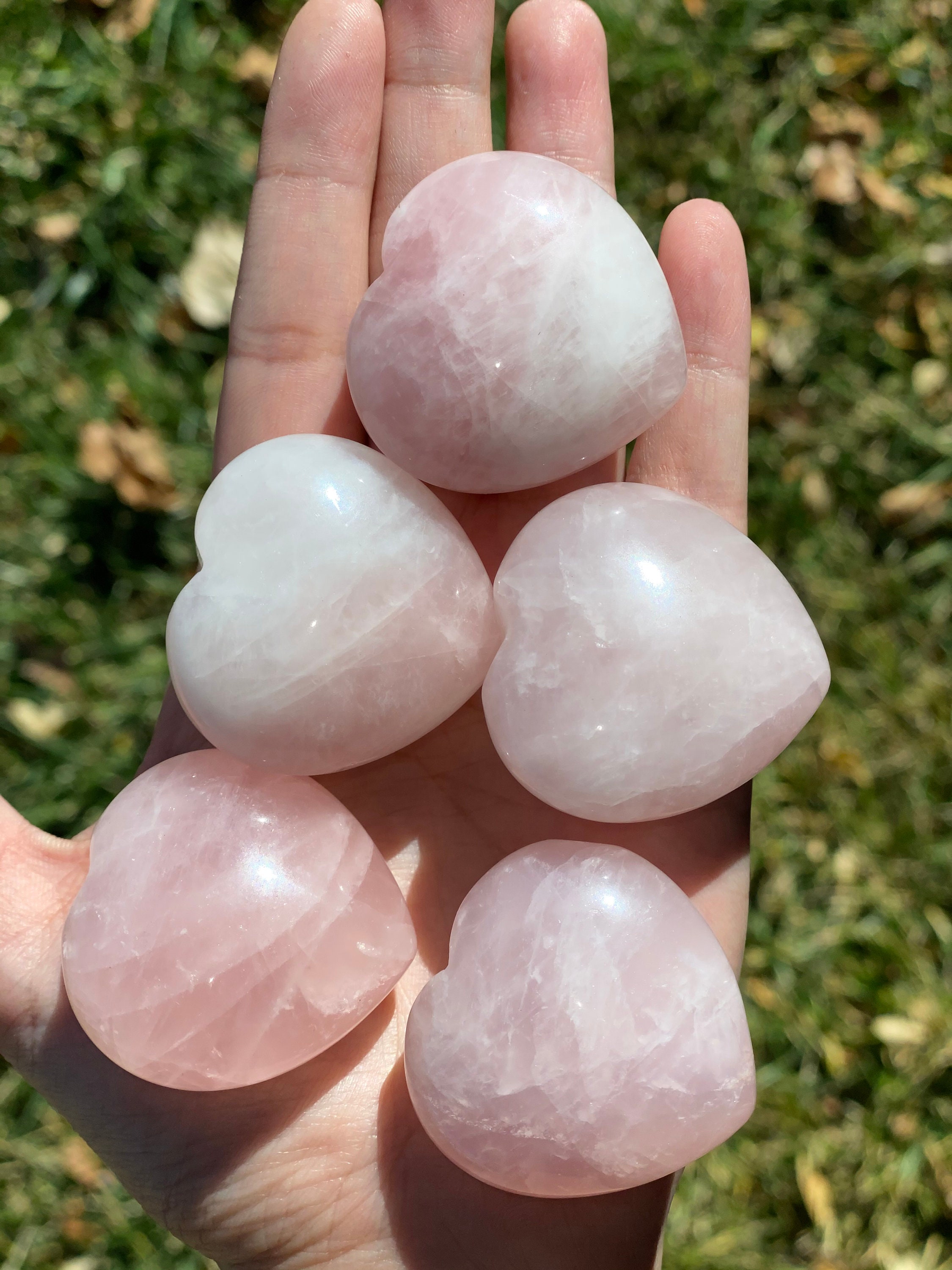 Corazones de cuarzo rosa esponjoso, cristales de cuarzo rosa, piedras ...