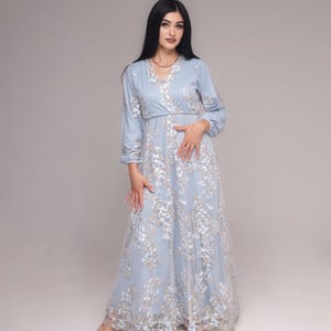 Himmel Licht Blau Bestickt V-Ausschnitt Floral Langarm-Maxi Modest Abend-Party Brautjungfer Hochzeit Anlass Kleid