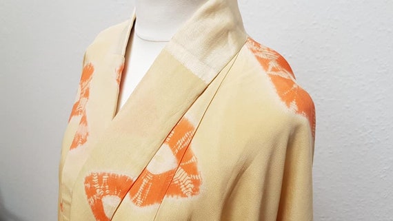 cream yellow Kimono robe with orange Shibori tie-… - image 4