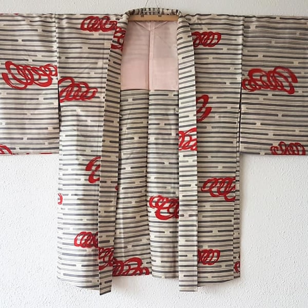 Kimono jacket/abstract white x red Haori/ ikat meisen silk/unique pattern like Coca cola label /Japanese vintage/mid century modern
