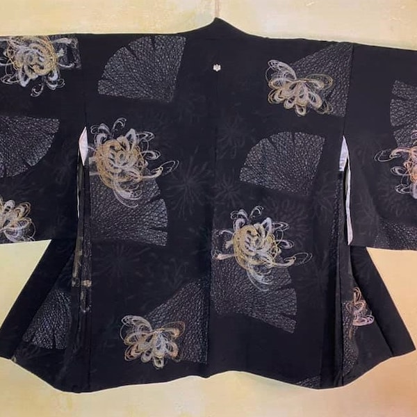Magnifique veste Kimono/1950's luxe noir paillettes chrysanthème, ginkgo modèle HAORI/ URUSHI (laque) enrobé de soie / millésime japonais