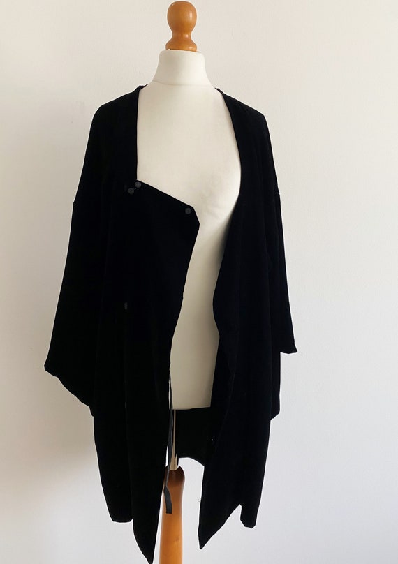 1960's cocoon silhouette black velvet kimono coat… - image 6