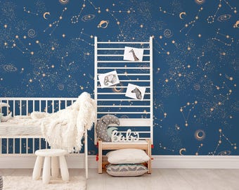 Carta da parati neutra con costellazioni e cielo stellato, rimovibile e adesiva, ideale per la cameretta dei bambini.