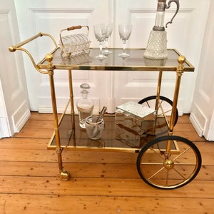Hoogwaardige Cesare Lacca Hollywood Regency barwagen gemaakt van massief messing en kristalglas, jaren 60 Dolce Vita. elegant en zwaar ontwerp!!