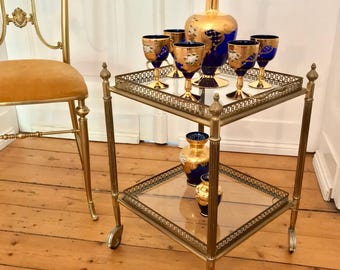 Set of 2 French Art Deco vintage bar trolleys with removable tray, very chic!