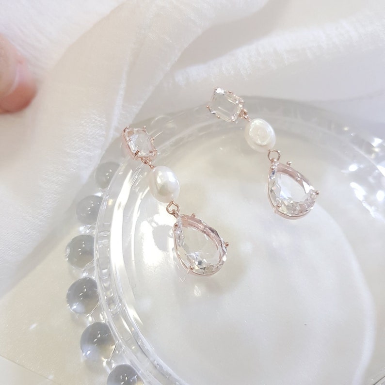 Pearl Drop Earrings Teardrop Cubic Earrings Korean Earrings kpop jewelry Bridal Dangle Bridal Jewelry Pearl Gift Transparent crystal