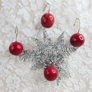 Vintage Christmas Baubles. Red.