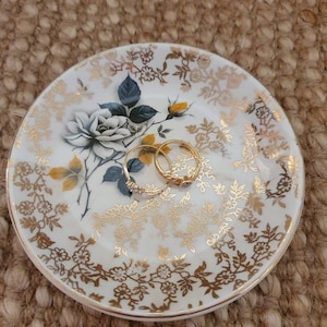 Alpine White Ironstone Wood & Sons England trinket/pin dish.