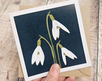 Snowdrops- Tarjeta de felicitación de un solo cuadrado con sobre marrón reciclado (interior en blanco)