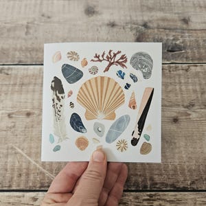 Beachcombing - Cartão de felicitações quadrado único com envelope marrom reciclado (em branco por dentro)