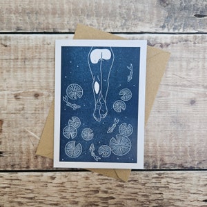 Flottant - Une seule carte de voeux inspirée de la nage sauvage avec une enveloppe brune recyclée (vierge à l'intérieur)
