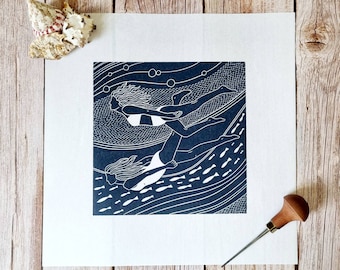 Flowing friends - Original linocut print of two women swimming underwater