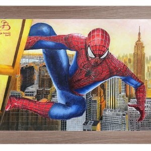 Stampa e disegno originale fatto a mano con matite colorate di Spiderman in New York