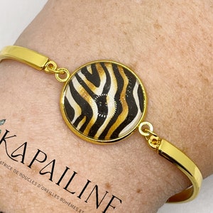Adjustable bracelet with gold chain and 20mm cabochon in black and gold zebra print glass Unique handmade image 1