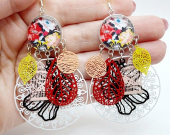 Boucles d’oreilles fantaisies artisanales bohèmes chic rose noir blanc rouge jaune cabochon en verre imprimé fleuri uniques fait main