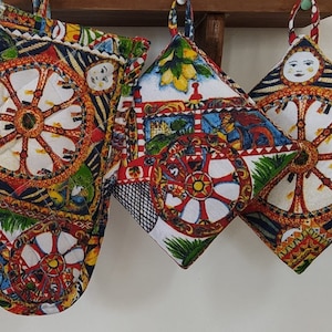 Ofenhandschuh mit sizilianischen Karren, Paladinen aus Frankreich, Keramikdruck. Einweihungsgeschenk. Wohndekor. Muttertag