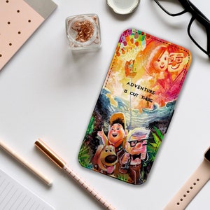 Capa de celular tipo carteira com compartimentos para cartões, capa de celular personalizada, capa de celular personalizada, Disney Up, Russel e Carl, a aventura está aí